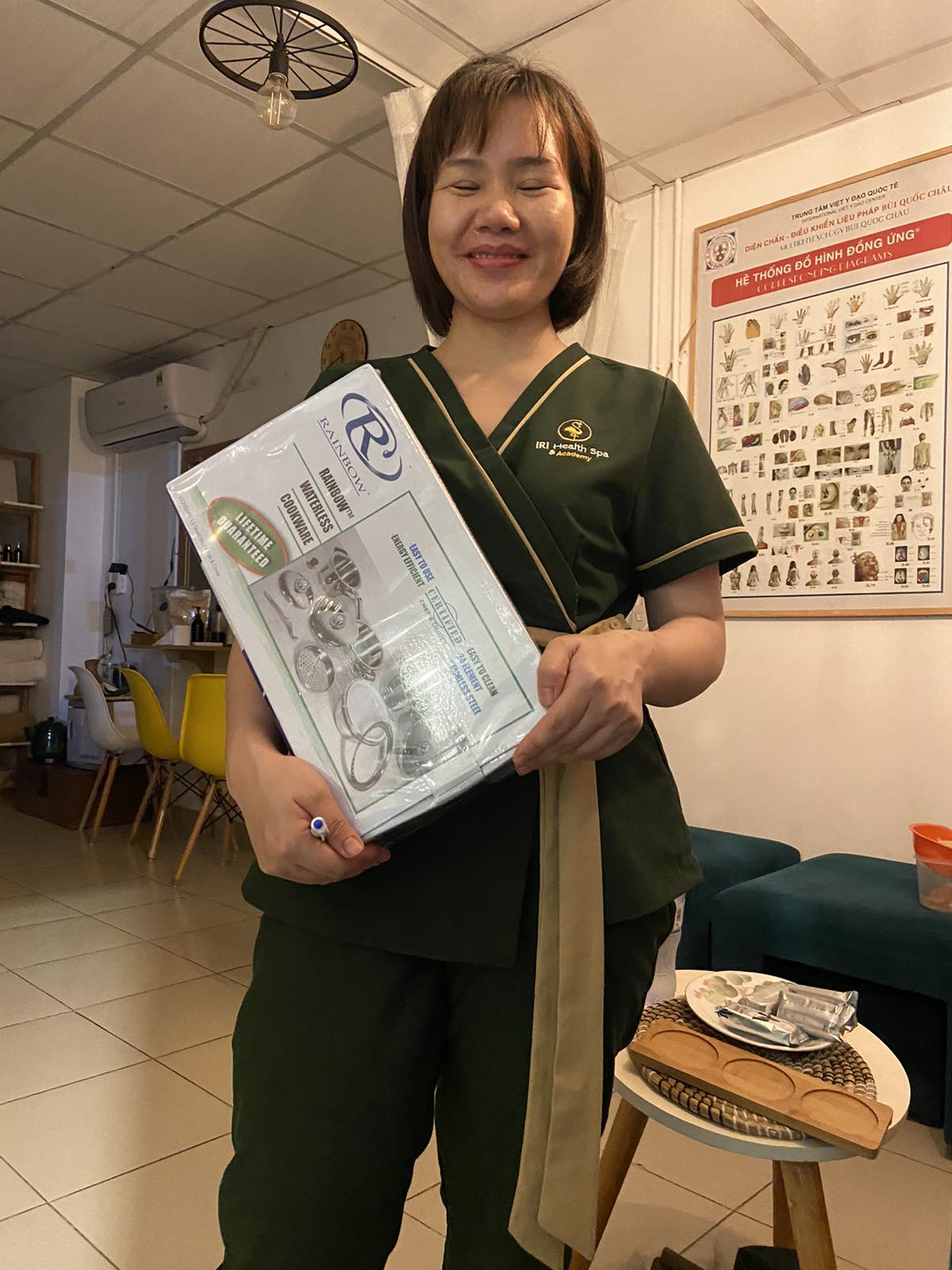 Khách hàng Bộ dụng cụ nấu ăn Nutristahl