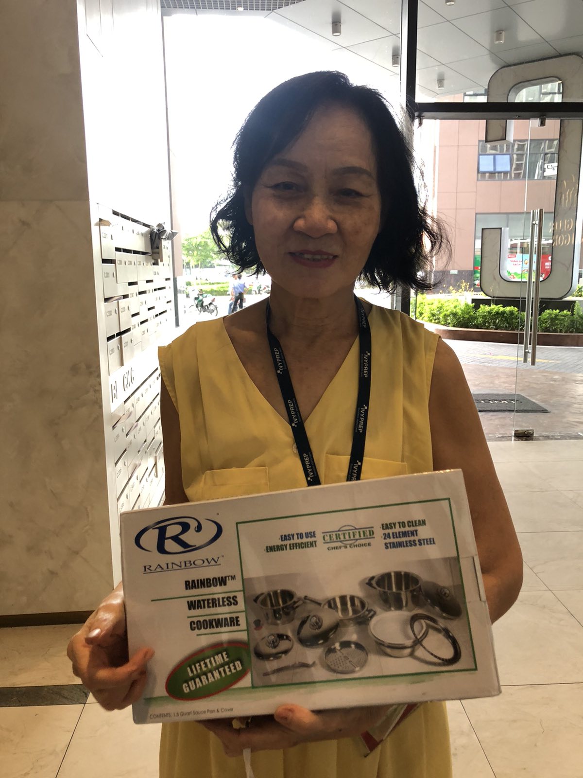 Khách hàng Bộ dụng cụ nấu ăn Nutristahl