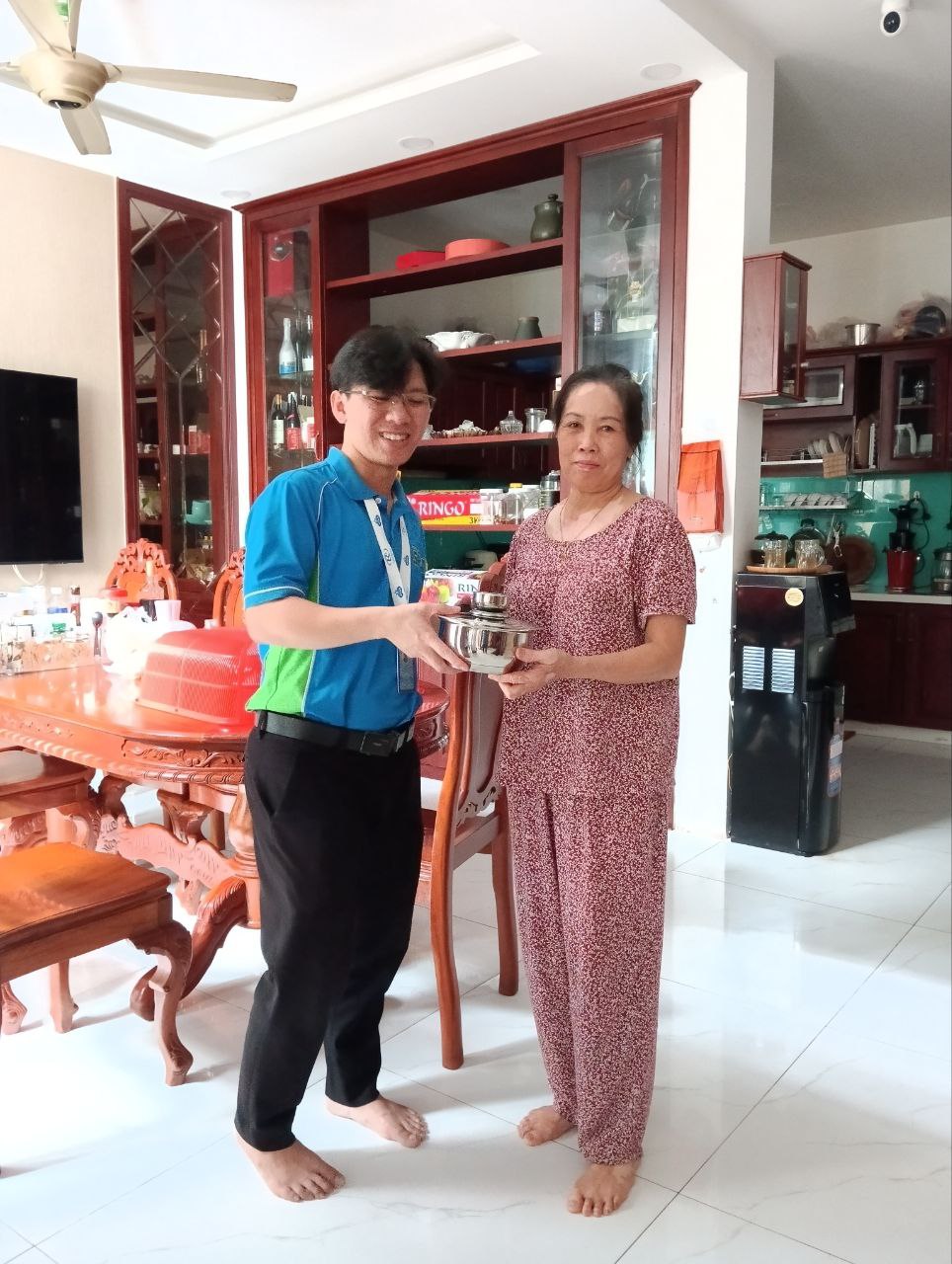 Khách hàng Bộ dụng cụ nấu ăn Nutristahl