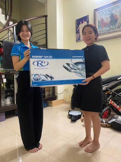 Khách hàng Bộ dụng cụ nấu ăn Nutristahl