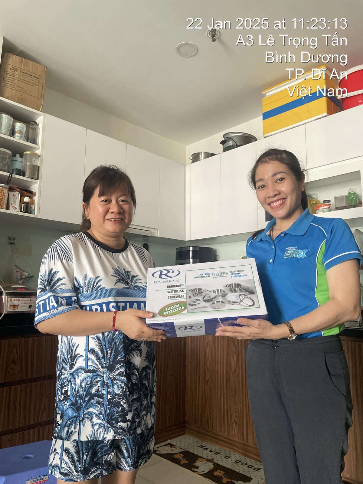 Khách hàng Bộ dụng cụ nấu ăn Nutristahl